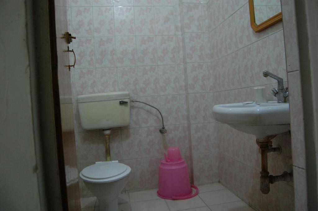 Puja Guest House Varanasi Oda fotoğraf