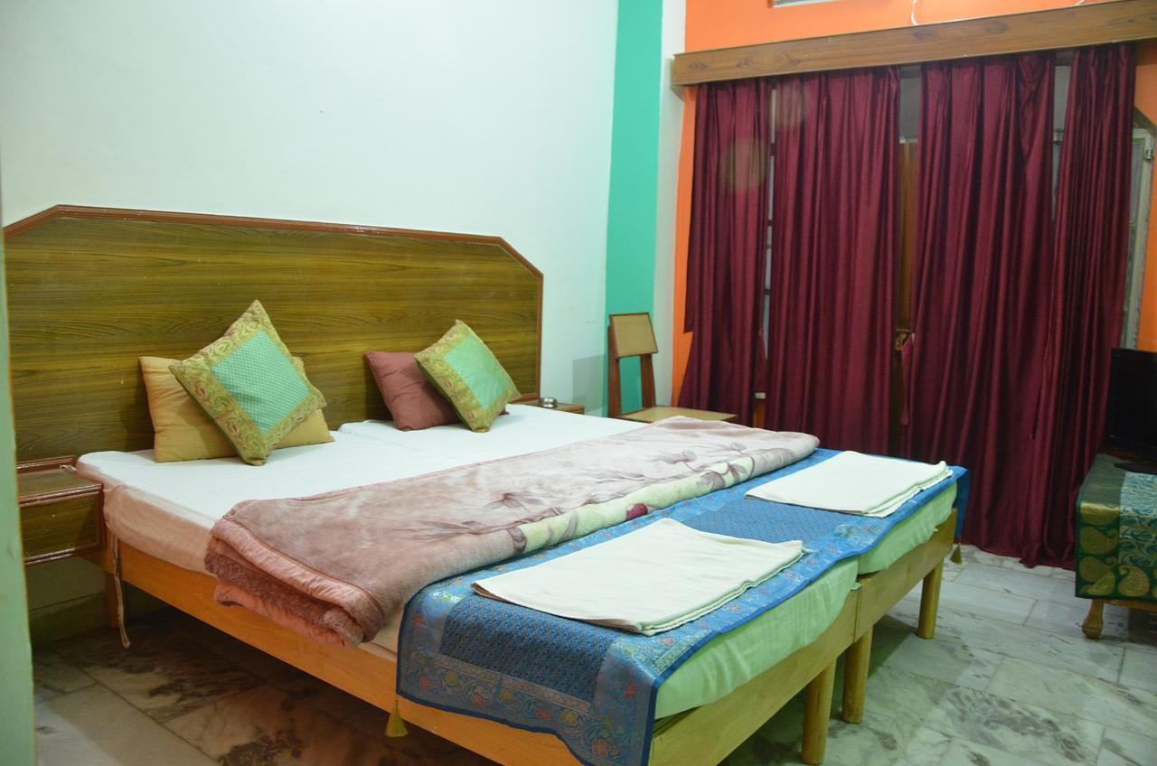 Puja Guest House Varanasi Dış mekan fotoğraf